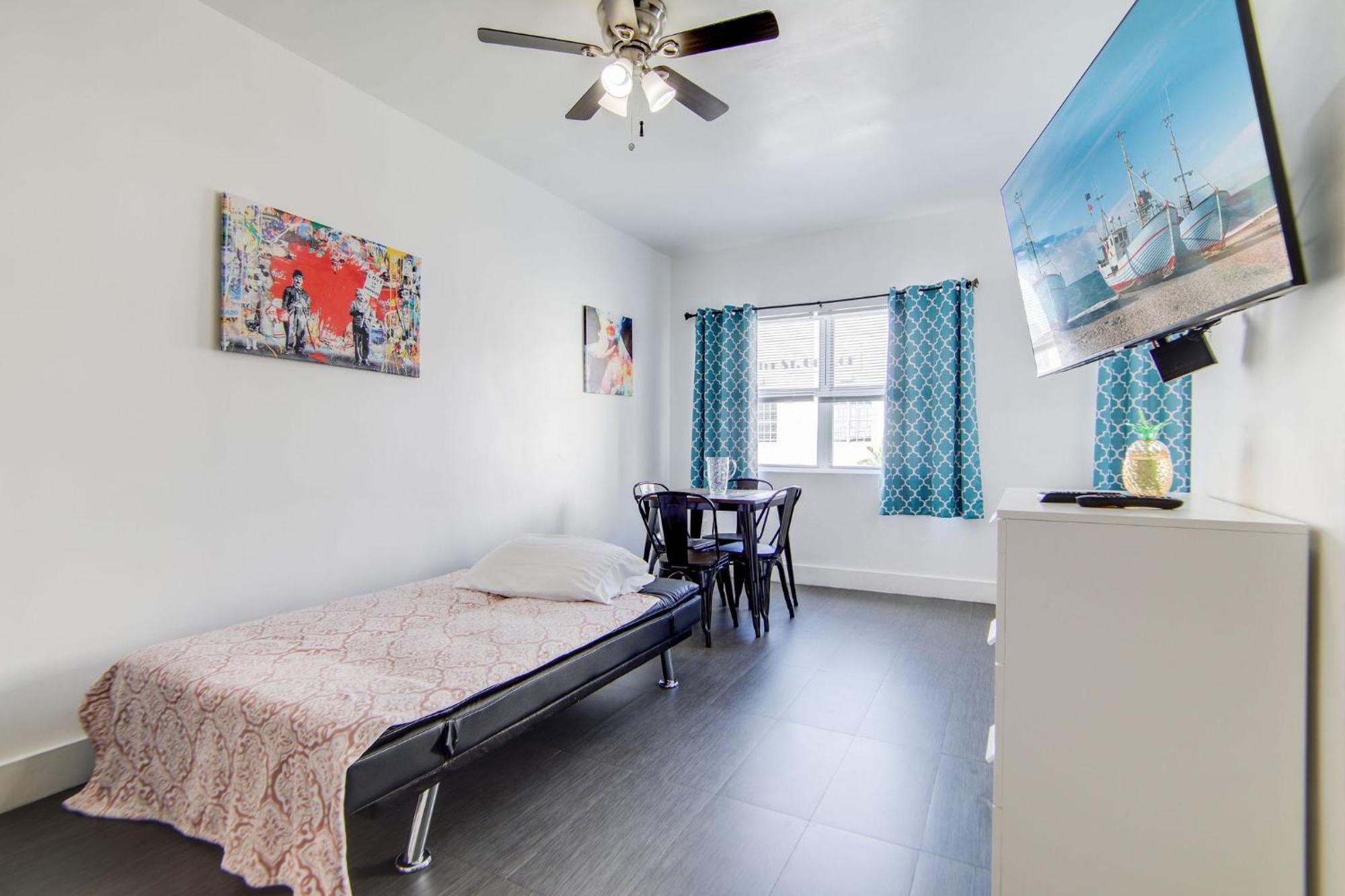 מיאמי ביץ' Charming Large Studio Near Ocean Dr - South Beach מראה חיצוני תמונה